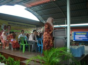 Pn. Razulnisa Mohd Zulfikar, Penyelaras Program NILAM berucap pada majlis tersebut.