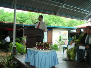 Tuan Pengetua, En. Che Rose bin Bakar merasmikan Pelancaran Anugerah NILAM 2008.